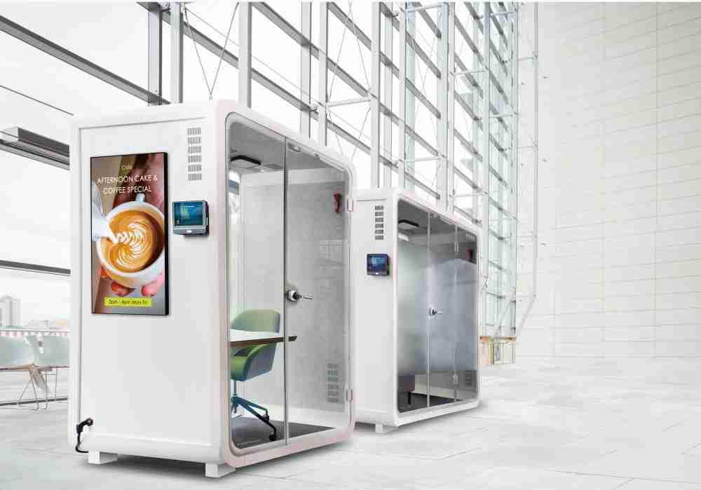 尊龙集团子公司达擎之智慧行动办公舱，，，采用PDLC智能调光玻璃设计，，，，透过通电与断电的电流切换，，，呈现透明与雾面效果，，，，具节能降耗特性并兼顾隐私，，，，确保信息安全