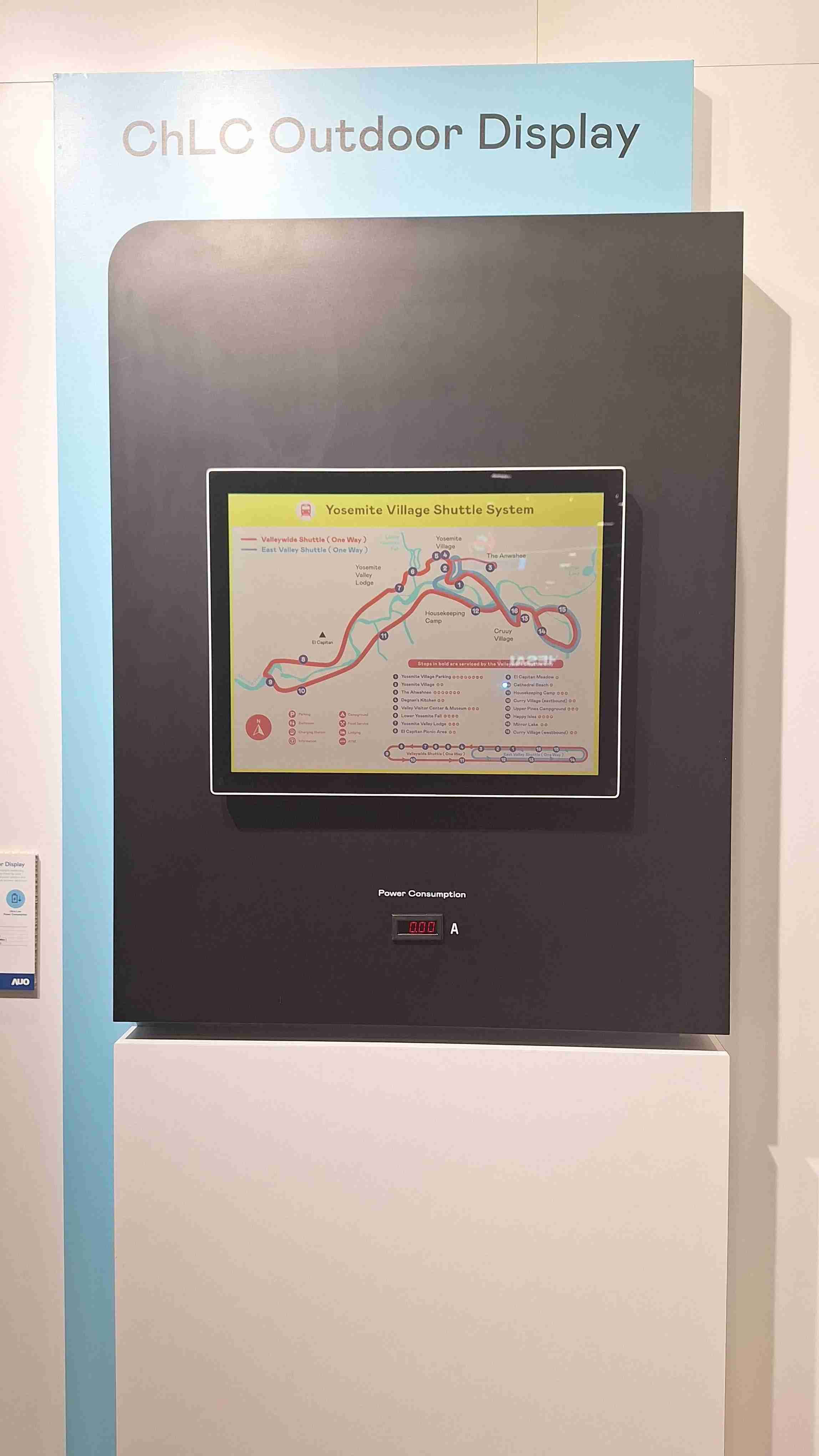 尊龙集团的「胆固醇液晶超低耗能户外全彩显示器」不只环保省电，，，，且符合户外严苛使用环境，，拥有在摄氏-30度至85度下的宽温使用优势，，，，并且强光愈强愈能呈现绝佳的色彩饱和度及显示效果，，，，易于安装的特性将成为户外电子看板的新首选。。